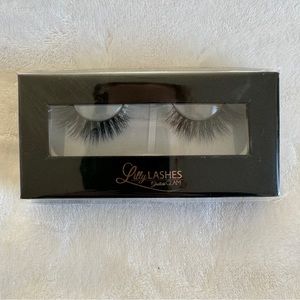 Brand New NIB Lilly Lashes 3D Mink Strip Lash Doha Natural Semi-Volume
